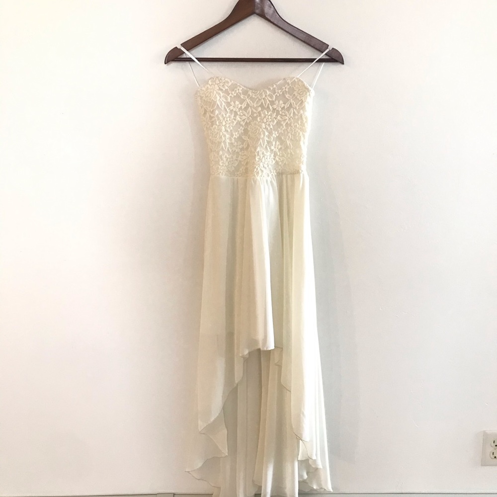 🌻CHARLOTTE RUSSE White strapless high-low dress🌻